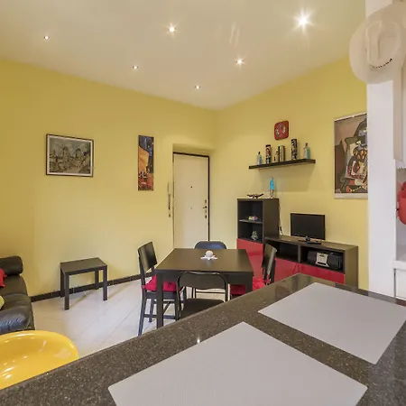 Guesthost - Pigneto Colourful Apartment