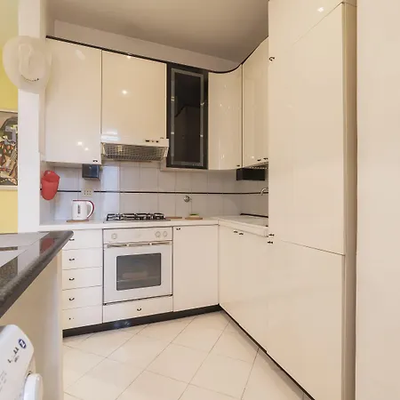 Guesthost - Pigneto Colourful Apartment Rome