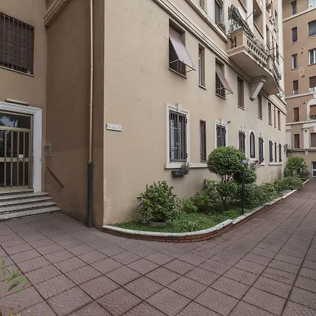 Guesthost - Pigneto Colourful Apartment